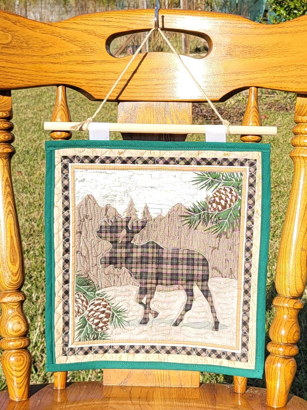 Cabin Moose Quilted Wall Hanging – Hand-Guided Longarm Fiber Art (12″ × 12″)