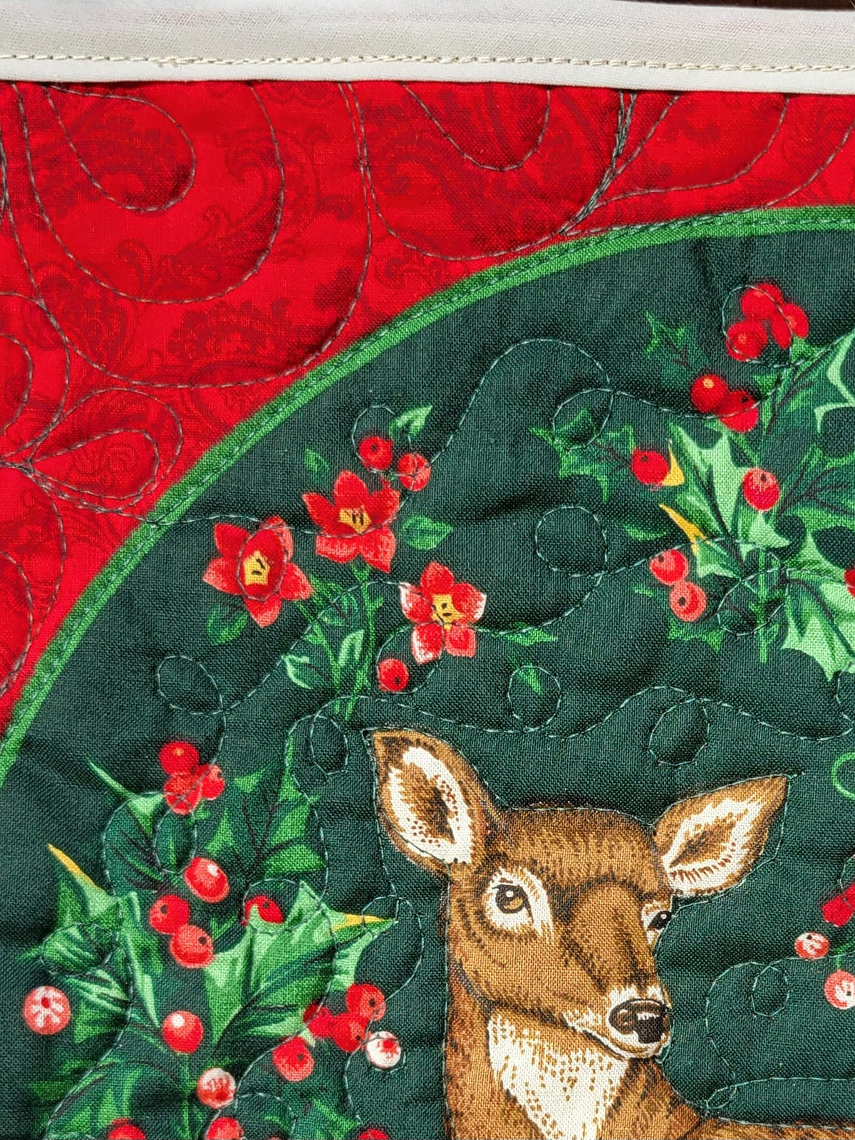 Holly Deer Quilted Wall Hanging – Hand-Guided Longarm Fiber Art (12″ × 12″)