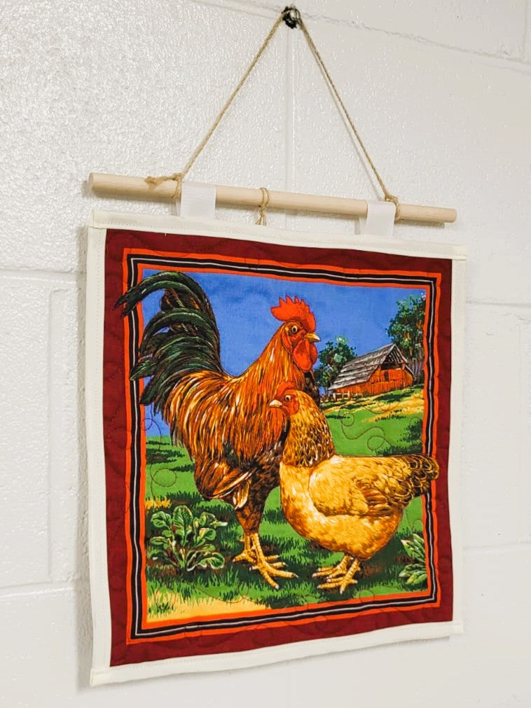 Red Farmhouse Couple Quilted Wall Hanging – Hand-Guided Longarm Fiber Art (12″ × 12″)